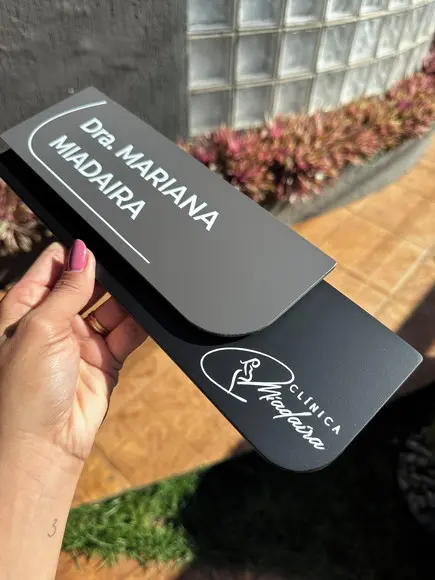 Placa de Identificação de Sala - Modelo Ametista