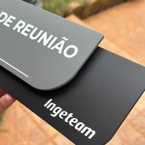 Placa de Identificação de Sala - Modelo Ametista