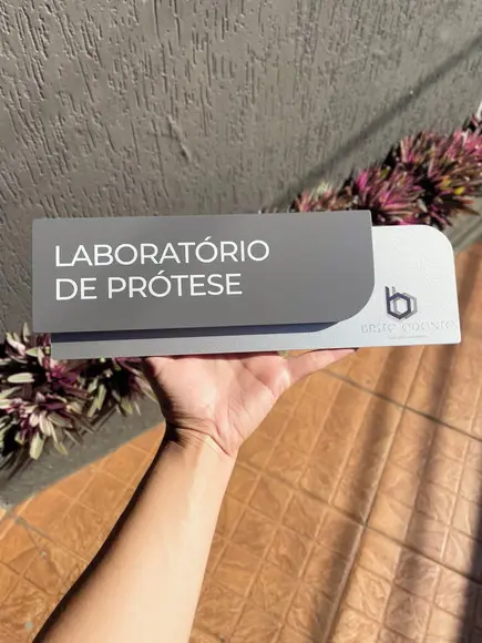 Placa de Identificação de Sala - Modelo Ametista