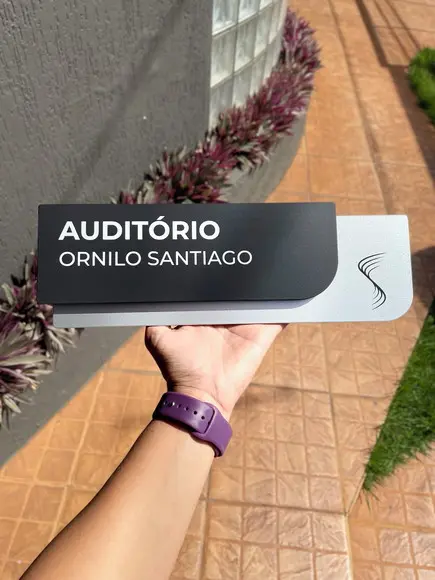 Placa de Identificação de Sala - Modelo Ametista