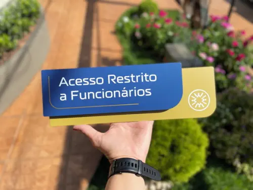 Placa de Identificação de Sala - Modelo Ametista