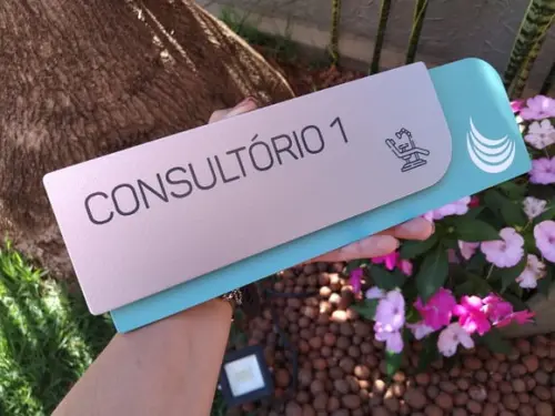 Placa de Identificação de Sala - Modelo Ametista