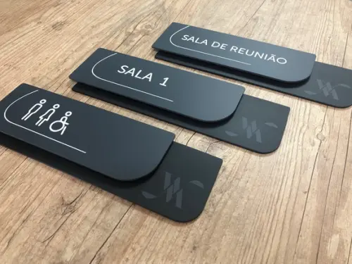 Placa de Identificação de Sala - Modelo Ametista