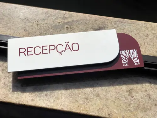 Placa de Identificação de Sala - Modelo Ametista
