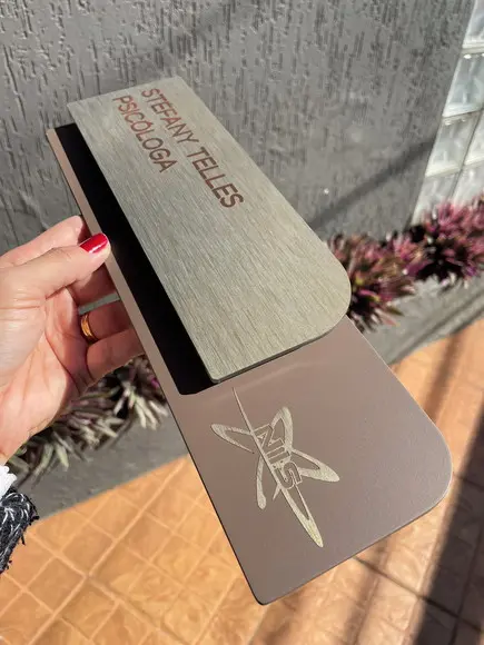 Placa de Identificação de Sala - Modelo Ametista Acrílico