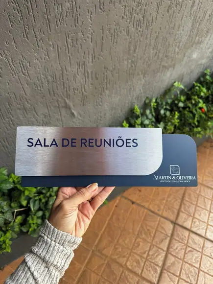 Placa de Identificação de Sala - Modelo Ametista Inox