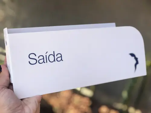 Placa de Identificação de Sala - Modelo Ametista Bandeira