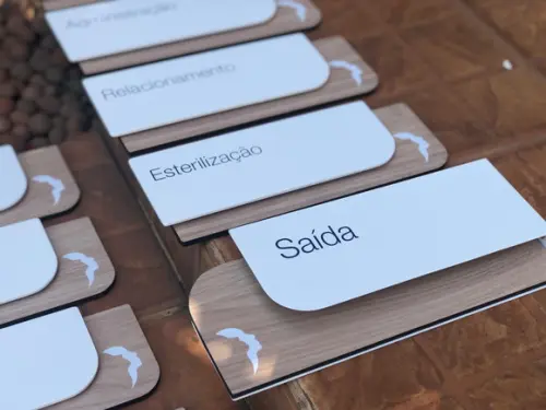 Placa de Identificação de Sala - Modelo Ametista mdf