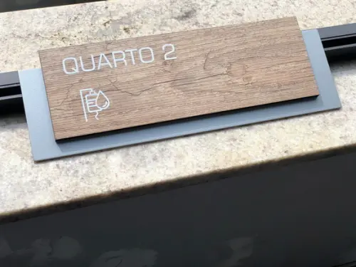 Placa de Identificação de Sala - Modelo Ardósia mdf