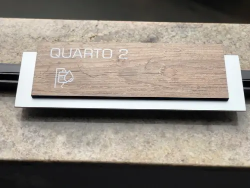 Placa de Identificação de Sala - Modelo Ardósia mdf