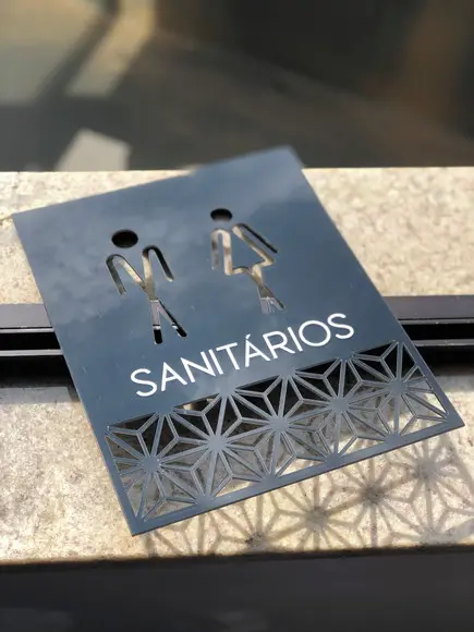Placa de Identificação de Sala - Modelo Calcedônia