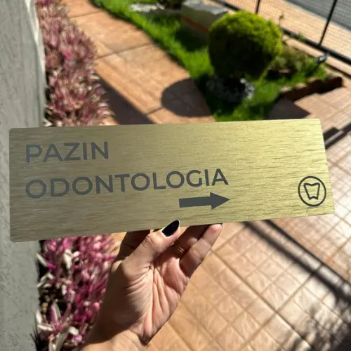 Placa de Identificação de Sala - Modelo Caulim Acrílico