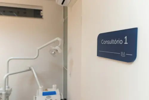 Placa de Identificação de Sala - Modelo Caulim Acrílico