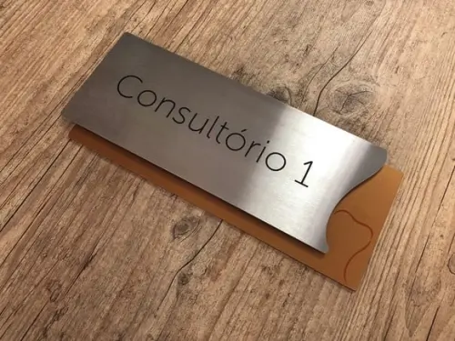 Placa de Identificação de Sala - Modelo Feldspato Inox