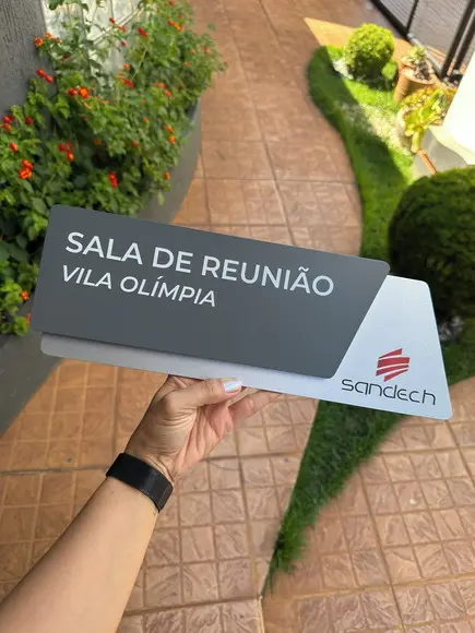 Placa de Identificação de Sala - Modelo Onix