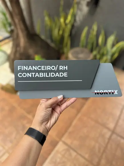 Placa de Identificação de Sala - Modelo Onix