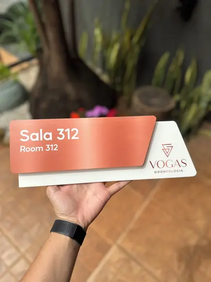 Placa de Identificação de Sala - Modelo Onix
