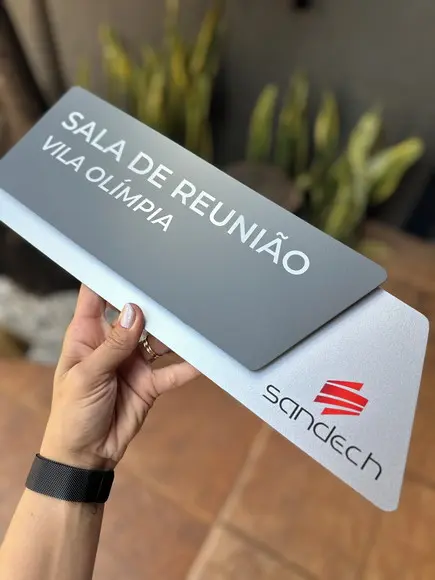 Placa de Identificação de Sala - Modelo Onix