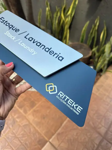 Placa de Identificação de Sala - Modelo Onix