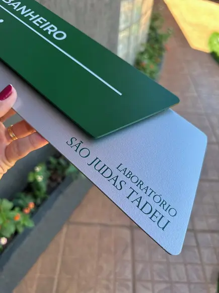 Placa de Identificação de Sala - Modelo Onix