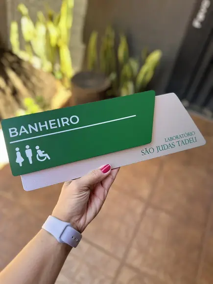 Placa de Identificação de Sala - Modelo Onix