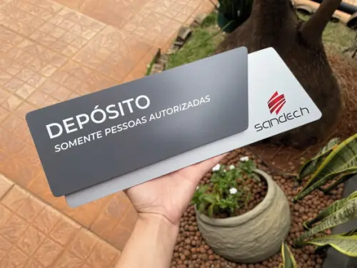 Placa de Identificação de Sala - Modelo Onix