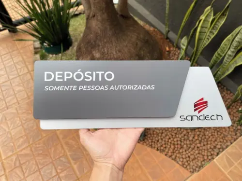 Placa de Identificação de Sala - Modelo Onix