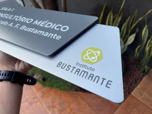 Placa de Identificação de Sala - Modelo Onix
