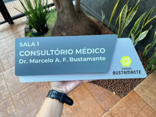 Placa de Identificação de Sala - Modelo Onix