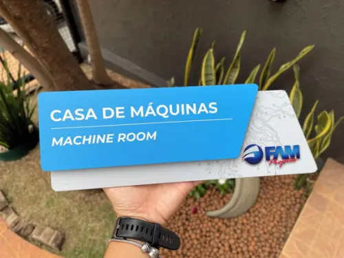 Placa de Identificação de Sala - Modelo Onix