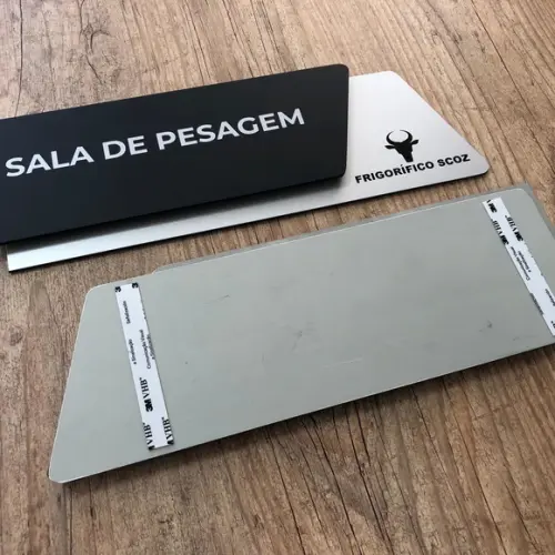 Placa de Identificação de Sala - Modelo Onix