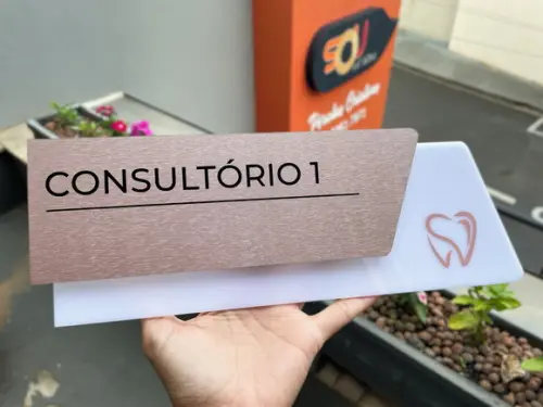 Placa de Identificação de Sala - Modelo Onix Acrílico