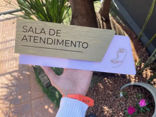 Placa de Identificação de Sala - Modelo Onix Acrílico