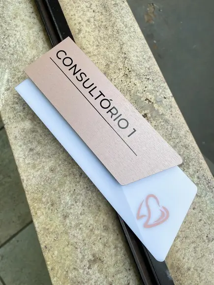 Placa de Identificação de Sala - Modelo Onix Acrílico