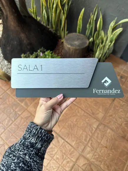 Placa de Identificação de Sala - Modelo Onix Inox