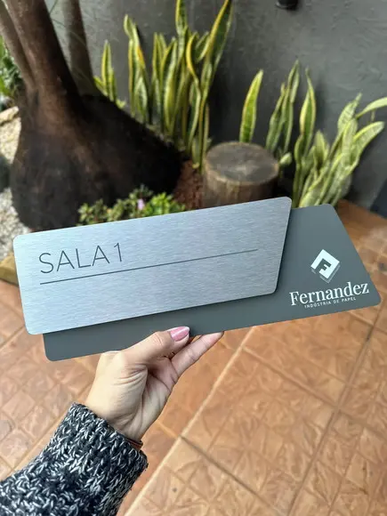 Placa de Identificação de Sala - Modelo Onix Inox