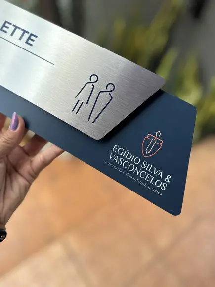 Placa de Identificação de Sala - Modelo Onix Inox