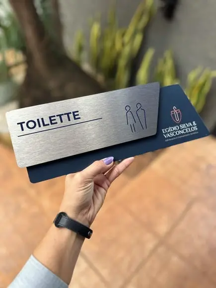 Placa de Identificação de Sala - Modelo Onix Inox