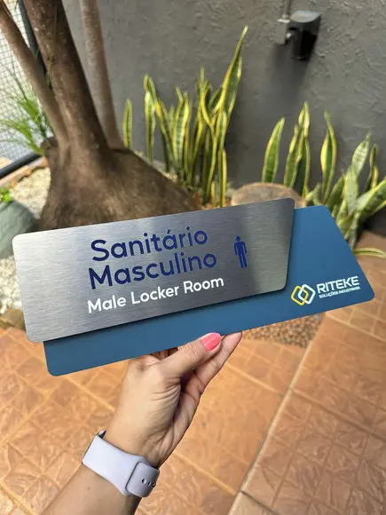 Placa de Identificação de Sala - Modelo Onix Inox