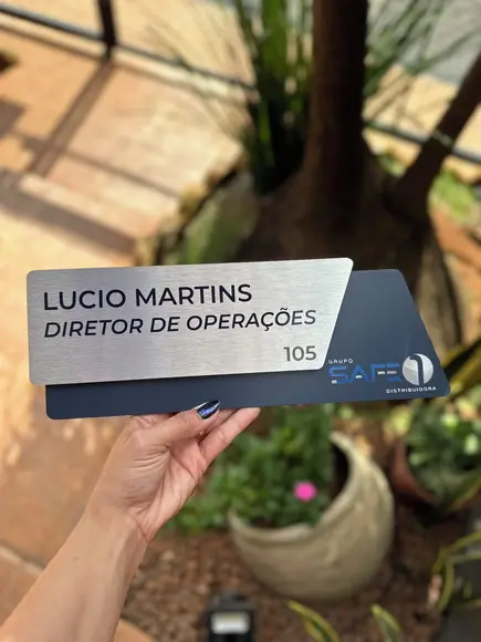 Placa de Identificação de Sala - Modelo Onix Inox