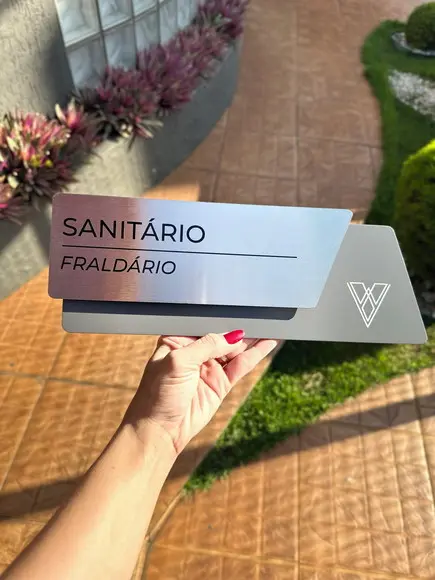 Placa de Identificação de Sala - Modelo Onix Inox