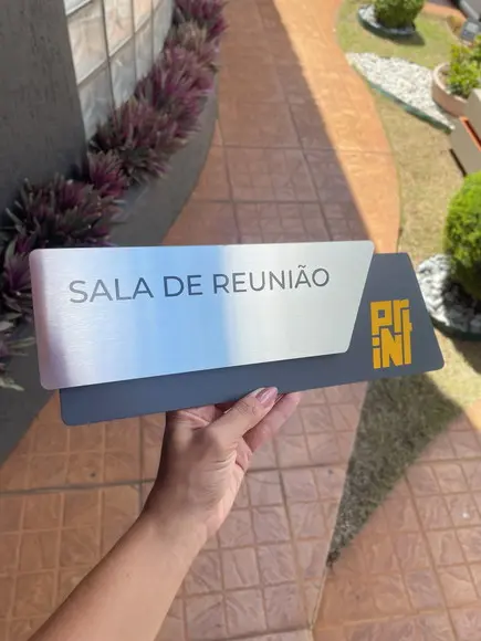 Placa de Identificação de Sala - Modelo Onix Inox