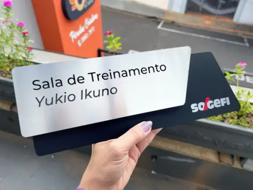 Placa de Identificação de Sala - Modelo Onix Inox