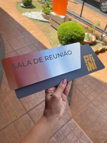 Placa de Identificação de Sala - Modelo Onix Inox