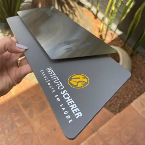 Placa de Identificação de Sala - Modelo Onix Inox