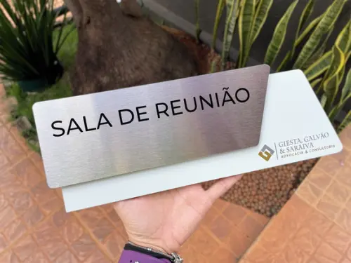 Placa de Identificação de Sala - Modelo Onix Inox