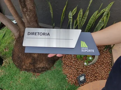 Placa de Identificação de Sala - Modelo Onix Inox