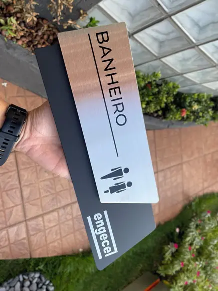 Placa de Identificação de Sala - Modelo Onix Inox