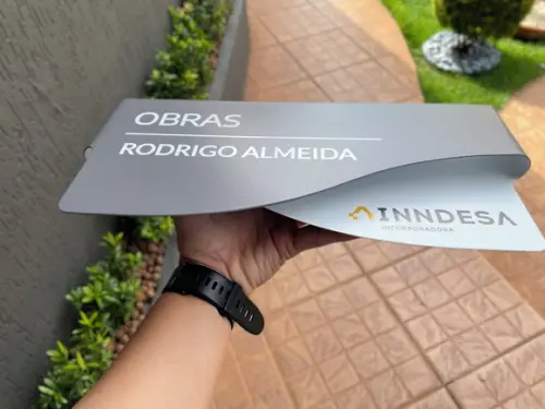 Placa de Identificação de Sala - Modelo Sodalita