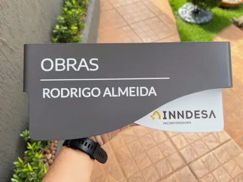 Placa de Identificação de Sala - Modelo Sodalita